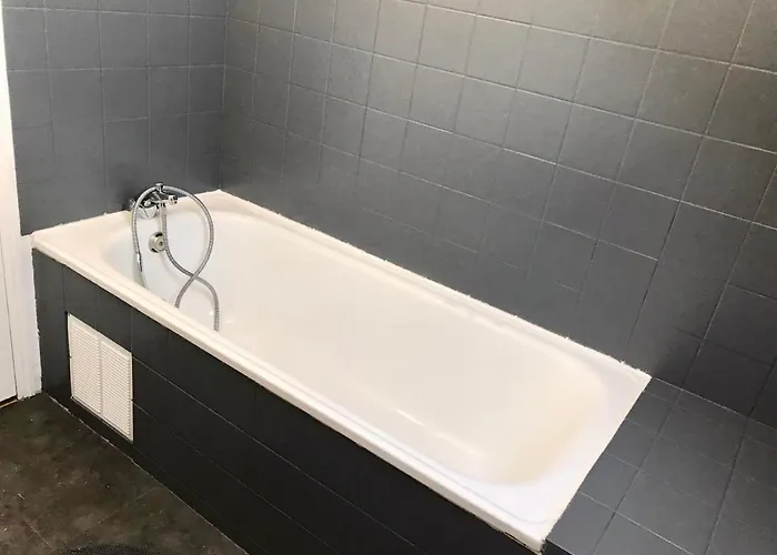 아파트 Au Petit Bonheur *